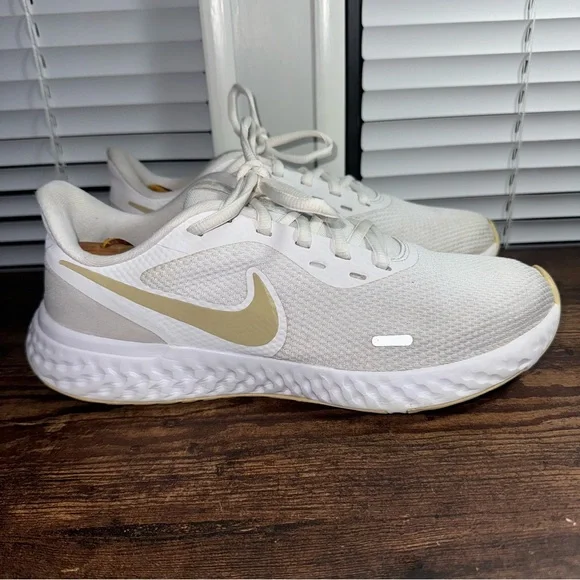 Nike Revolution 5 White Gold Women’s Running Sneaker Shoes Size 9.5 BQ3207-108 - Picture 1 of 9